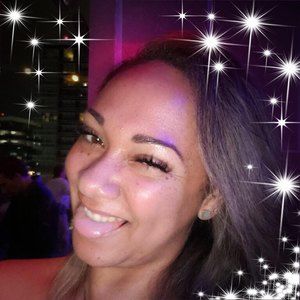 Meet your Posher, Dominique